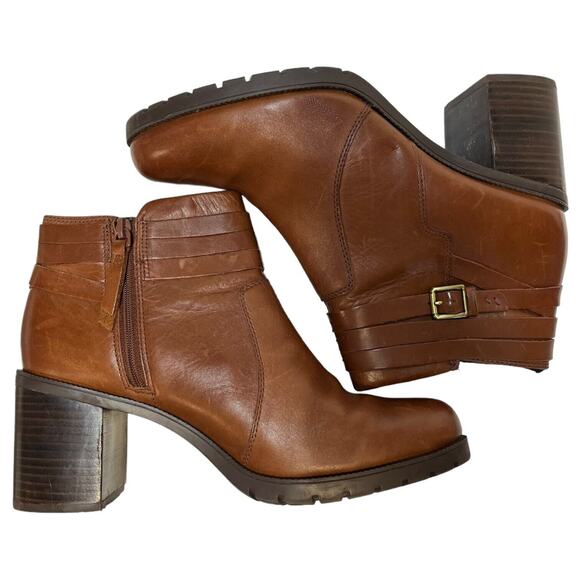 Clarks Artisan Boots Womens 10 Leather Malvet Maria Ankle Bootie Brown - Picture 4 of 15